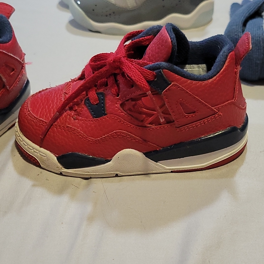 Air jordan 4 retro size 8c red